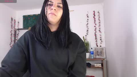 Snapshot of hilari18 chatting on 07-09-26, 06:01 hilaril18 online show from 07-09-26, 06:01