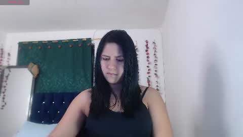 Snapshot of hilari18 chatting on 07-16-26, 06:03 hilaril18 online show from 07-16-26, 06:03