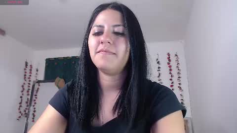 Snapshot of hilari18 chatting on 07-23-26, 01:58 hilaril18 online show from 07-23-26, 01:58