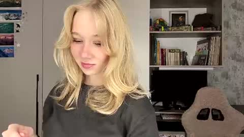 Emma online show from 07-31-26, 08:03