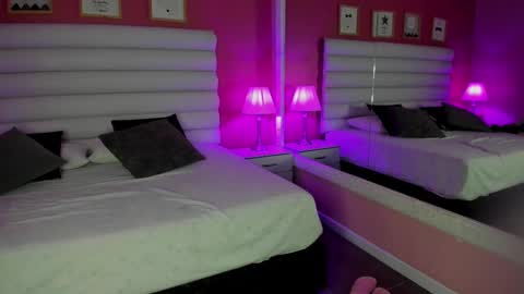 Snapshot of hilary_tailor chatting on 09-11-25, 11:43 hilary_tailor online show from 09-11-25, 11:43