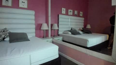 Snapshot of hilary_tailor chatting on 09-16-25, 11:00 hilary_tailor online show from 09-16-25, 11:00