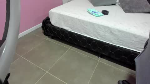 Snapshot of hilary_tailor chatting on 09-23-25, 11:02 hilary_tailor online show from 09-23-25, 11:02