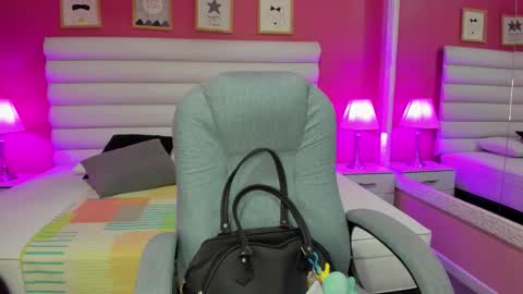 Snapshot of hilary_tailor chatting on 10-21-25, 10:49 hilary_tailor online show from 10-21-25, 10:49