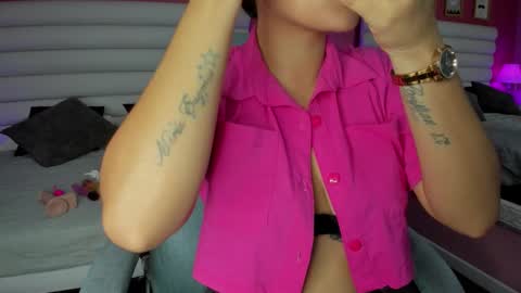 Snapshot of hilary_tailor chatting on 11-06-25, 11:22 hilary_tailor online show from 11-06-25, 11:22