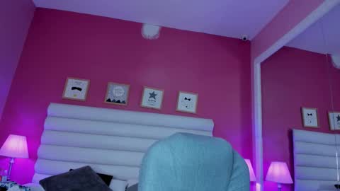 Snapshot of hilary_tailor chatting on 12-02-25, 11:04 hilary_tailor online show from 12-02-25, 11:04