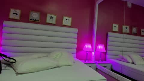 Snapshot of hilary_tailor chatting on 12-04-25, 10:57 hilary_tailor online show from 12-04-25, 10:57