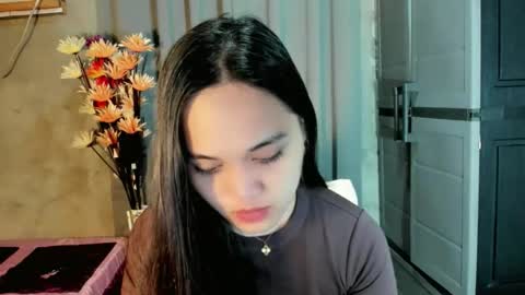 hilarymolly online show from 02-25-26, 02:43