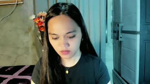 hilarymolly online show from 06-12-26, 05:45