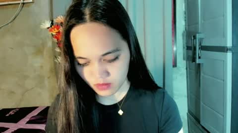 hilarymolly online show from 06-16-26, 07:05