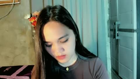 hilarymolly online show from 06-19-26, 06:56