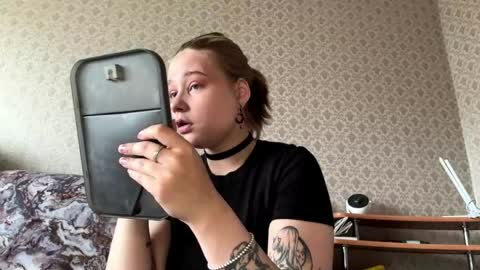 Snapshot of hildeconery chatting on 05-31-26, 07:26 Julia online show from 05-31-26, 07:26
