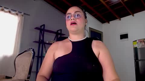 Snapshot of hillary_12 chatting on 09-12-25, 07:36 Miranda online show from 09-12-25, 07:36