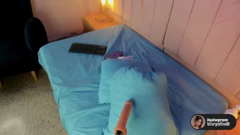 hillarycollins online show from 07-22-26, 03:09