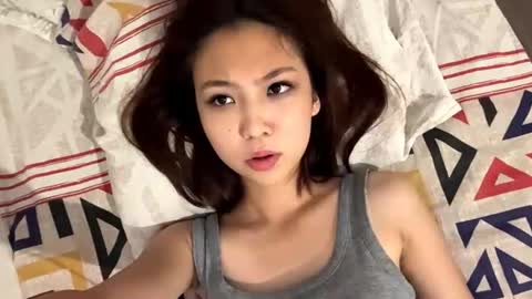Snapshot of hillarynapenas chatting on 07-24-26, 04:27 Yuna online show from 07-24-26, 04:27