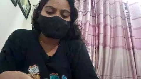 himuhimu22 online show from 10-28-25, 09:50