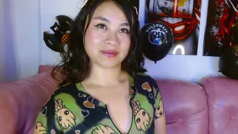 Snapshot of hinataleecs chatting on 10-10-25, 11:26 hinata lee online show from 10-10-25, 11:26