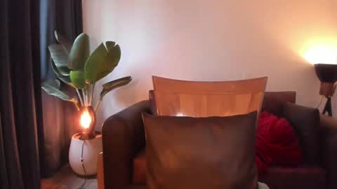 Hinnata online show from 02-21-25, 07:54