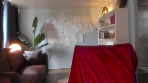 Hinnata online show from 10-21-25, 05:46