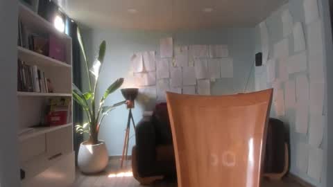 Hinnata online show from 12-22-25, 06:38