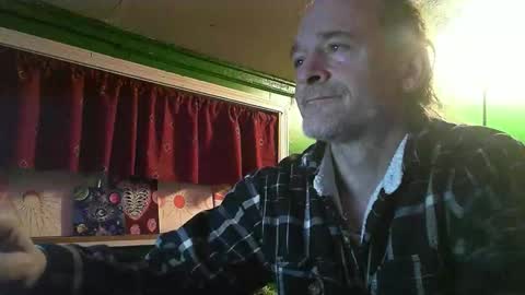 Snapshot of hippiedad333 chatting on 02-04-26, 04:29 hippiedad333 online show from 02-04-26, 04:29