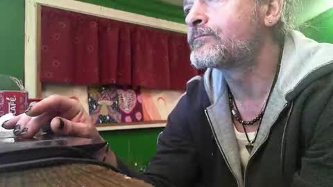 Snapshot of hippiedad333 chatting on 03-03-26, 01:34 hippiedad333 online show from 03-03-26, 01:34