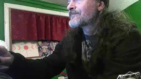 hippiedad333 online show from 04-21-26, 02:51