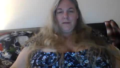 hippysnewhere online show from 05-16-26, 11:09
