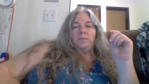 hippysnewhere online show from 05-31-26, 11:28