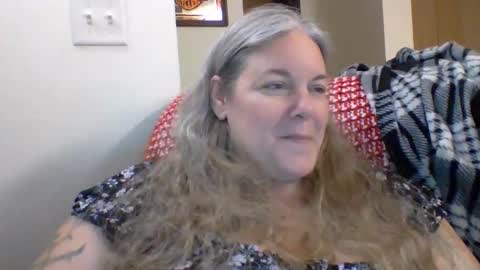 hippysnewhere online show from 06-08-26, 11:38