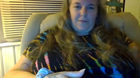 hippysnewhere online show from 06-16-26, 01:30