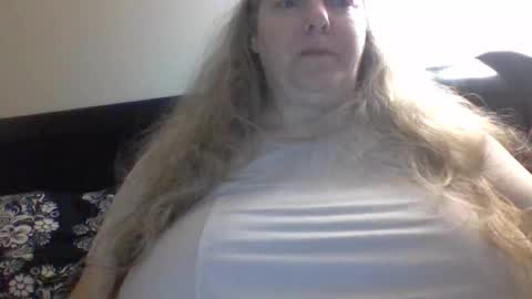 hippysnewhere online show from 07-10-26, 08:50
