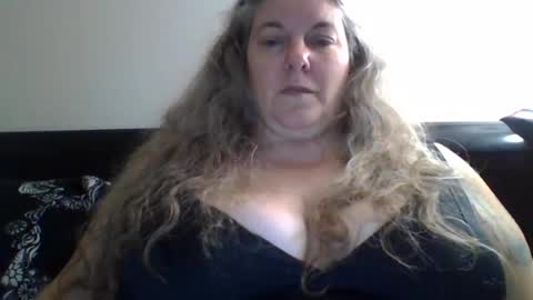 hippysnewhere online show from 07-16-26, 09:04