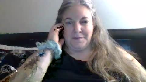 hippysnewhere online show from 07-30-26, 09:19