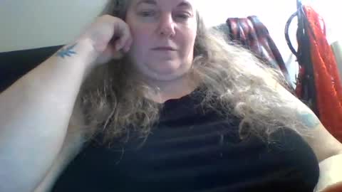 hippysnewhere online show from 07-31-26, 08:47