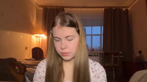 I am Amy ntmu Lets hit 10 Thumbs Up together online show from 12-21-25, 01:40