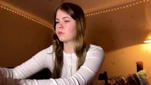 I am Amy ntmu Lets hit 10 Thumbs Up together online show from 03-07-26, 05:43