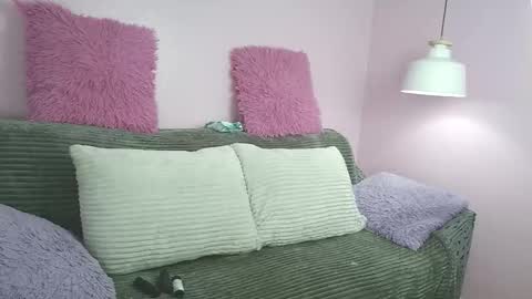 hiyakasudere_ online show from 01-06-26, 06:00