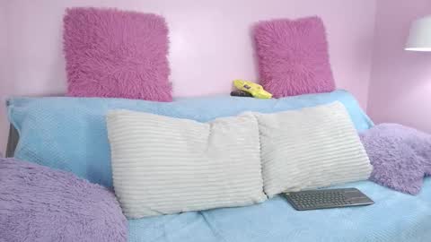 hiyakasudere_ online show from 01-14-26, 12:55