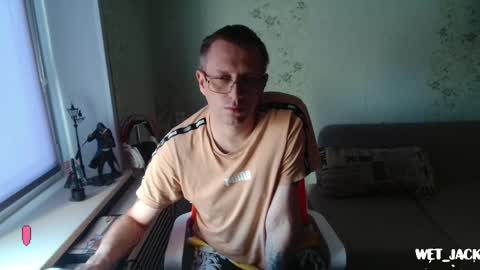 Snapshot of hlestus chatting on 09-30-25, 06:07 Wet Jack online show from 09-30-25, 06:07