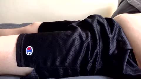 Snapshot of hockey44guy chatting on 10-28-25, 01:36 mikey online show from 10-28-25, 01:36