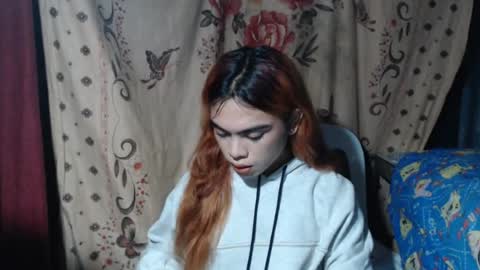 Snapshot of hoelyaurora chatting on 04-22-26, 07:26 Aurora3 online show from 04-22-26, 07:26