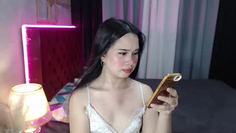 Snapshot of hoelymolly chatting on 10-23-25, 07:40 hoelymolly online show from 10-23-25, 07:40