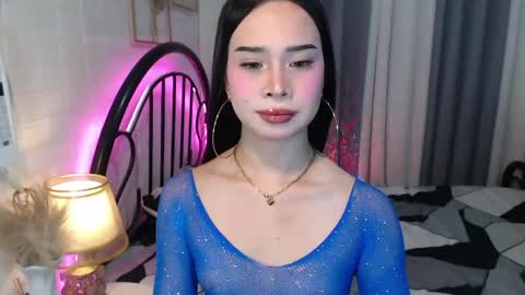 hoelymolly online show from 05-20-26, 06:36