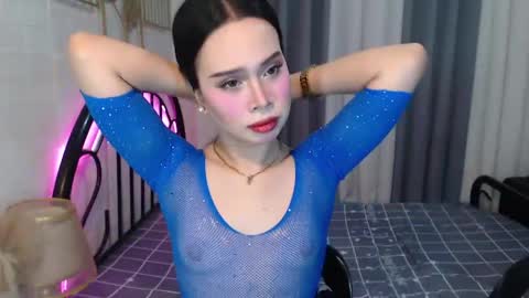 hoelymolly online show from 06-08-26, 07:47