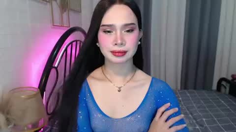 Snapshot of hoelymolly chatting on 06-11-26, 07:01 hoelymolly online show from 06-11-26, 07:01