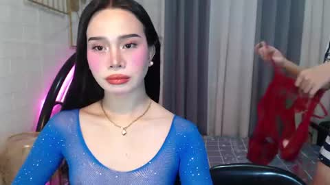 Snapshot of hoelymolly chatting on 06-12-26, 06:29 hoelymolly online show from 06-12-26, 06:29
