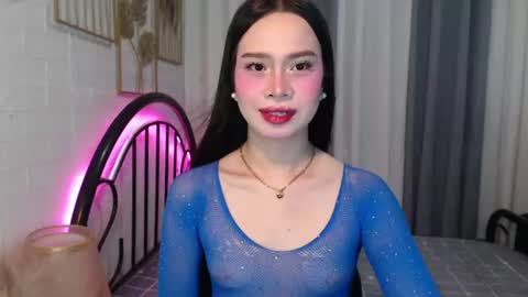Snapshot of hoelymolly chatting on 06-29-26, 05:57 hoelymolly online show from 06-29-26, 05:57