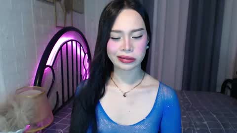 Snapshot of hoelymolly chatting on 07-06-26, 07:16 hoelymolly online show from 07-06-26, 07:16