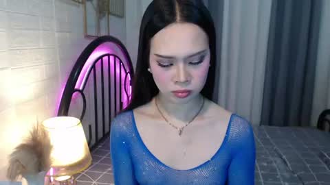 Snapshot of hoelymolly chatting on 07-13-26, 09:50 hoelymolly online show from 07-13-26, 09:50